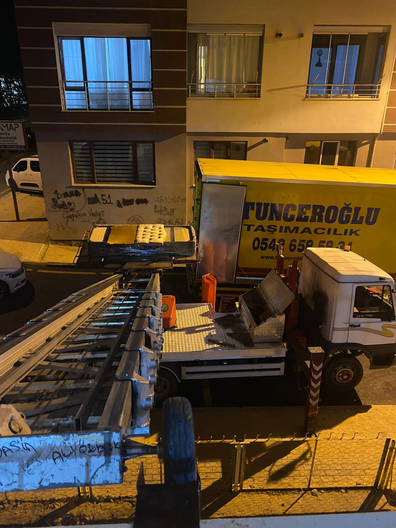 İstanbul'da Asansörlü Taşıma Hizmeti Neden Önemli? - Kapsamlı Rehber